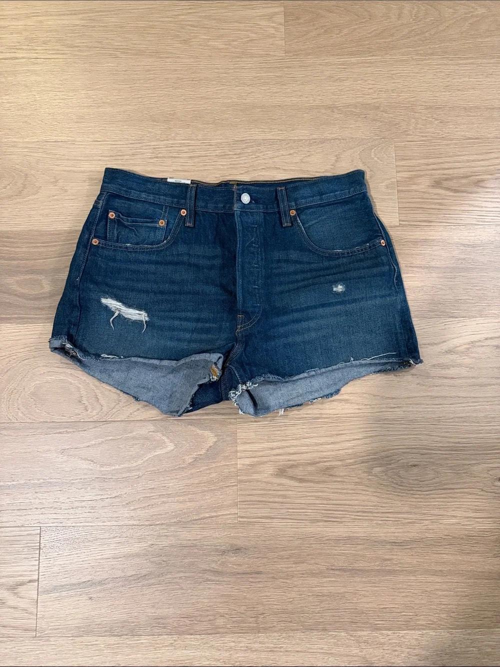 501 Levi’s Dark Wash Denim Women’s Cutoff Shorts. High Rise. Fitted Through Hip